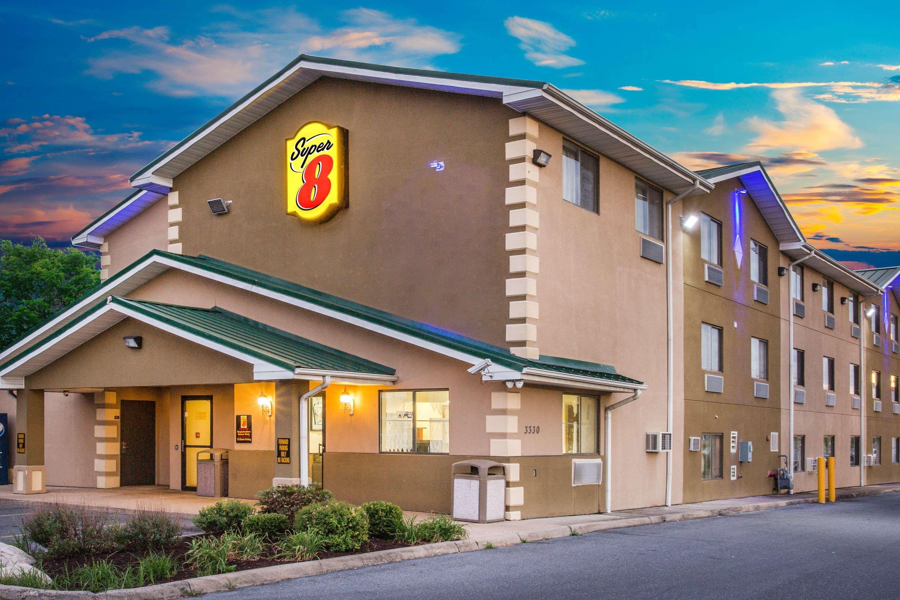 Super 8 By Wyndham Harrisonburg Exterior foto