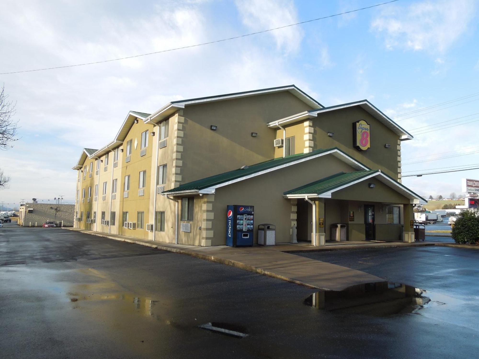 Super 8 By Wyndham Harrisonburg Exterior foto