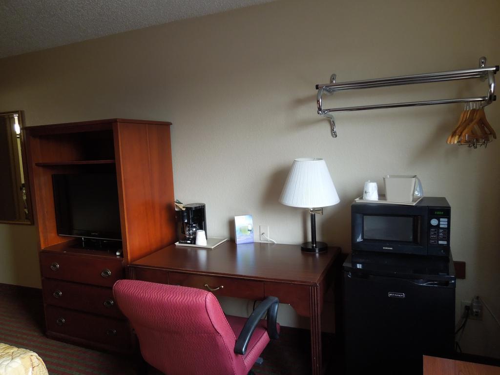 Super 8 By Wyndham Harrisonburg Exterior foto
